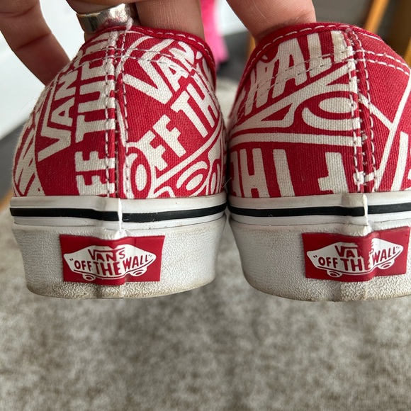 VANS - Picture 4 of 8